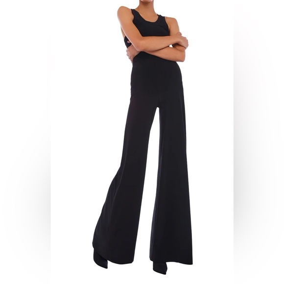 Norma Kamali Pants - NORAMA KAMALI High-Waist Flare Pant w/ stretch Black Women’s Size Medium.